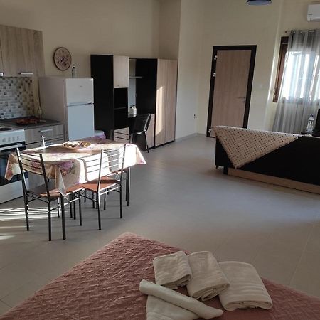John'S Apartments Nea Michaniona Bagian luar foto